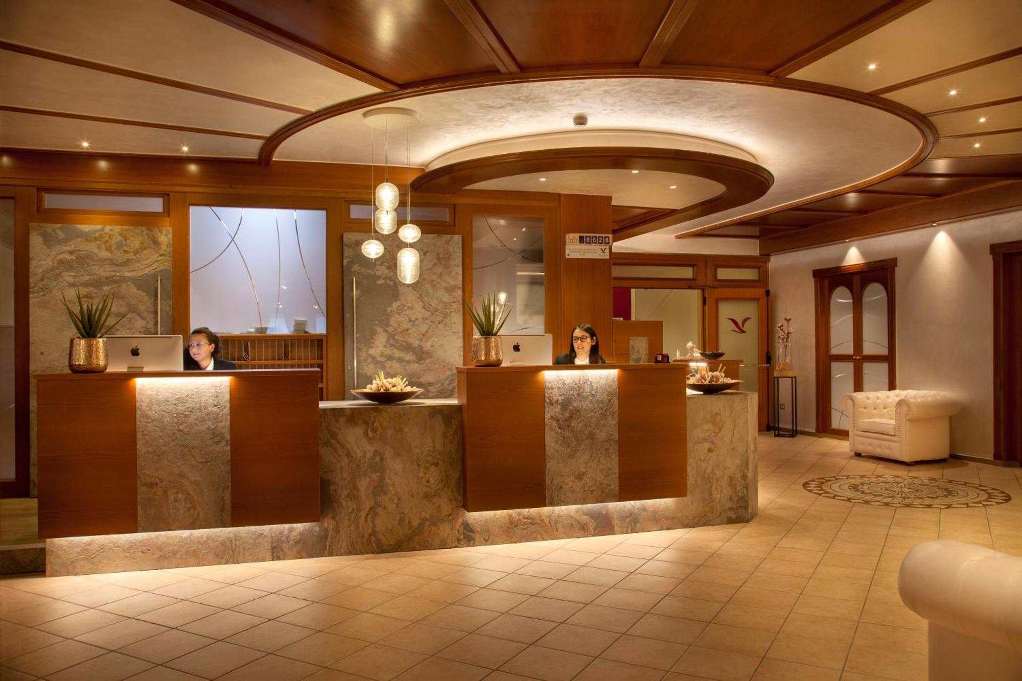 Adler Hotel Wellness&Spa - Andalo Exteriör bild